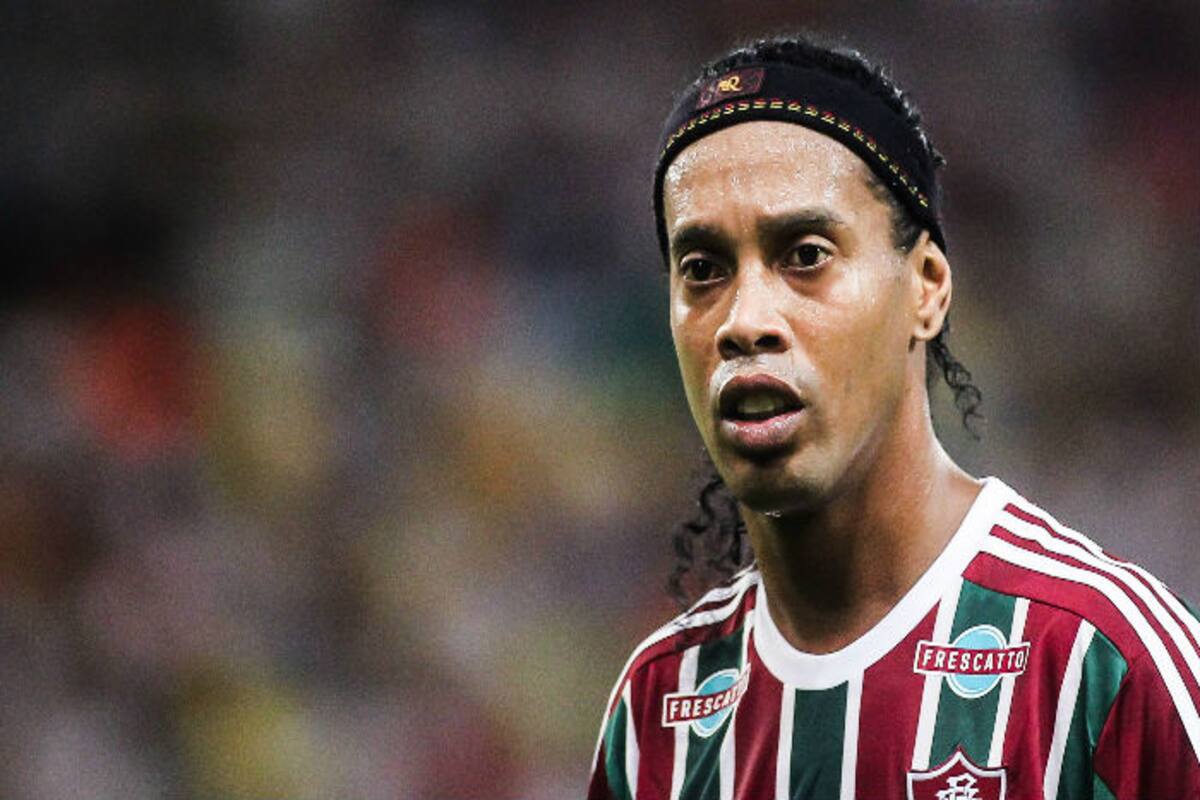 Ronaldinho signs with Brazilian club Fluminense