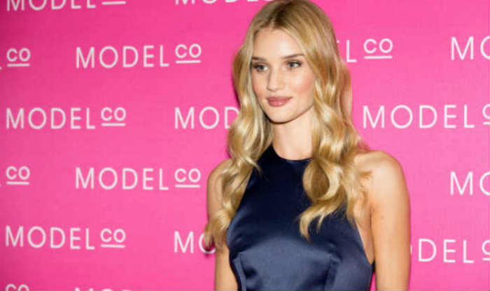 Rosie Huntington-Whiteley's engagement ring cost $350,000 Rosie Huntington-Whiteley’s engagement ring cost 0,000