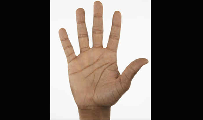 Give attention to your hands in winter | सर्दियों में अपने हाथों पर दीजिए ध्यान