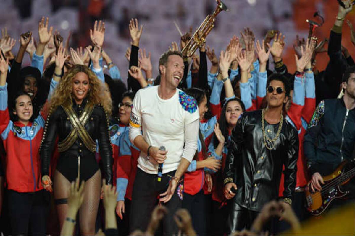 Beyoncé And Bruno Mars Completely Upstaged Coldplay At The Super