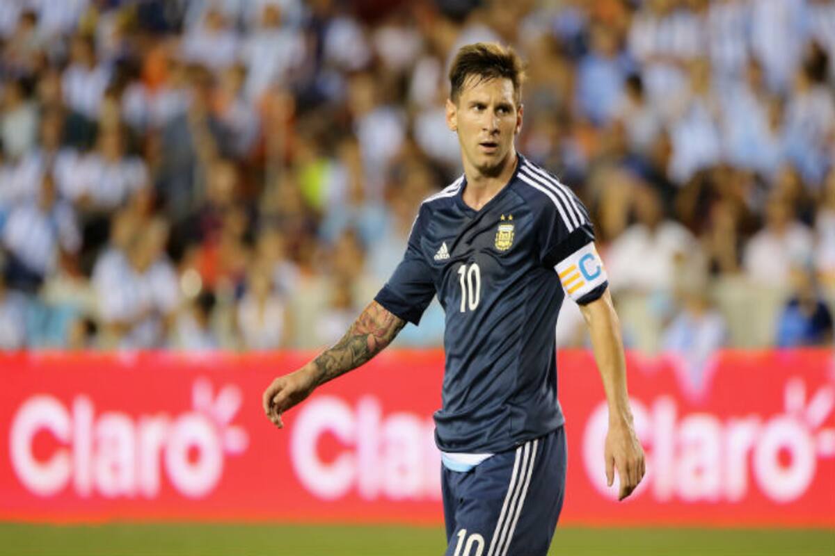 Messi returns after kidney stone treatment