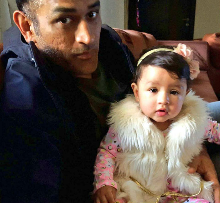 MS Dhoni and Ziva12