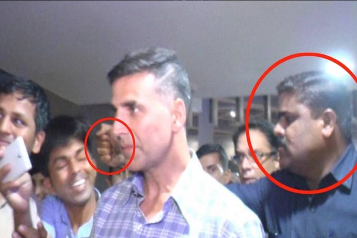 Akshay Kumar S Bodyguard Punches Fan At Mumbai Airport Does This Video Remind You Of Shah Rukh Khan S Fan India Com बॉडीगार्ड) is a 2011 hindi romantic action film directed by siddique. akshay kumar s bodyguard punches fan at