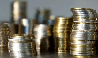 Balanced Funds Reduce Dividend Payout After Fall in Stock Markets