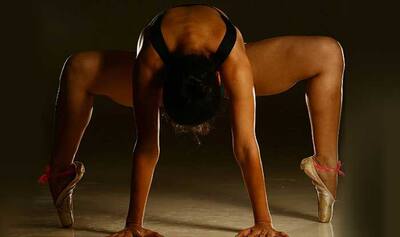 Indian Yoga - Follow this beautiful yoga girl ❤️💙