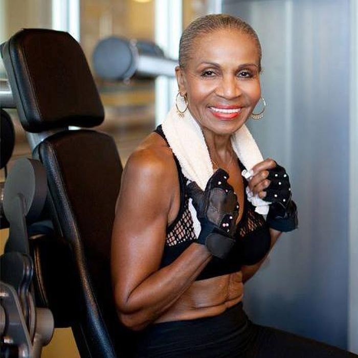 80-year-old woman showcases her incredible strength in gym, here's
