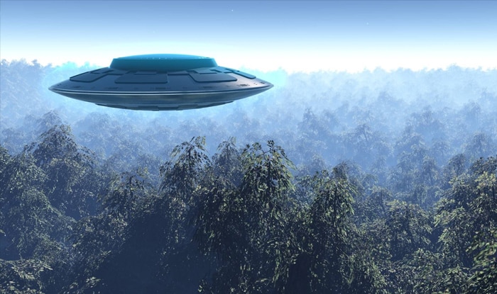 Large Blue UFO Spotted Over Hawaiian Island of Oahu Before it Fell