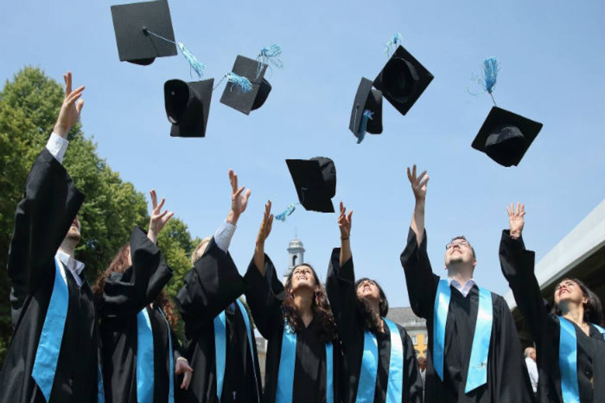 iit graduation dress IIT Delhi Holds 53rd Annual Convocation Ceremony; 2100 Graduating Students  Awarded Degrees and Diplomas : IIT Delhi