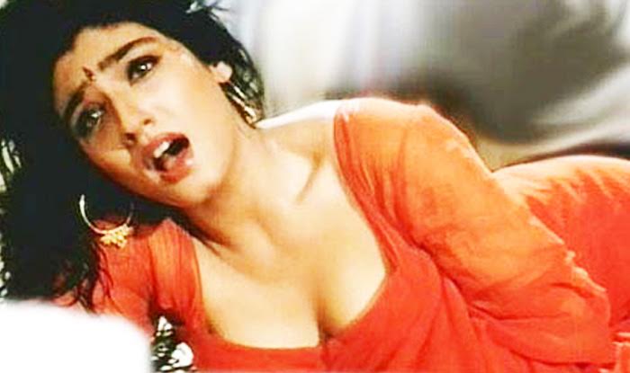 Raveena Tandon Boobs Sex - Raveena Tandon's dirty dancing really made our day! | India.com