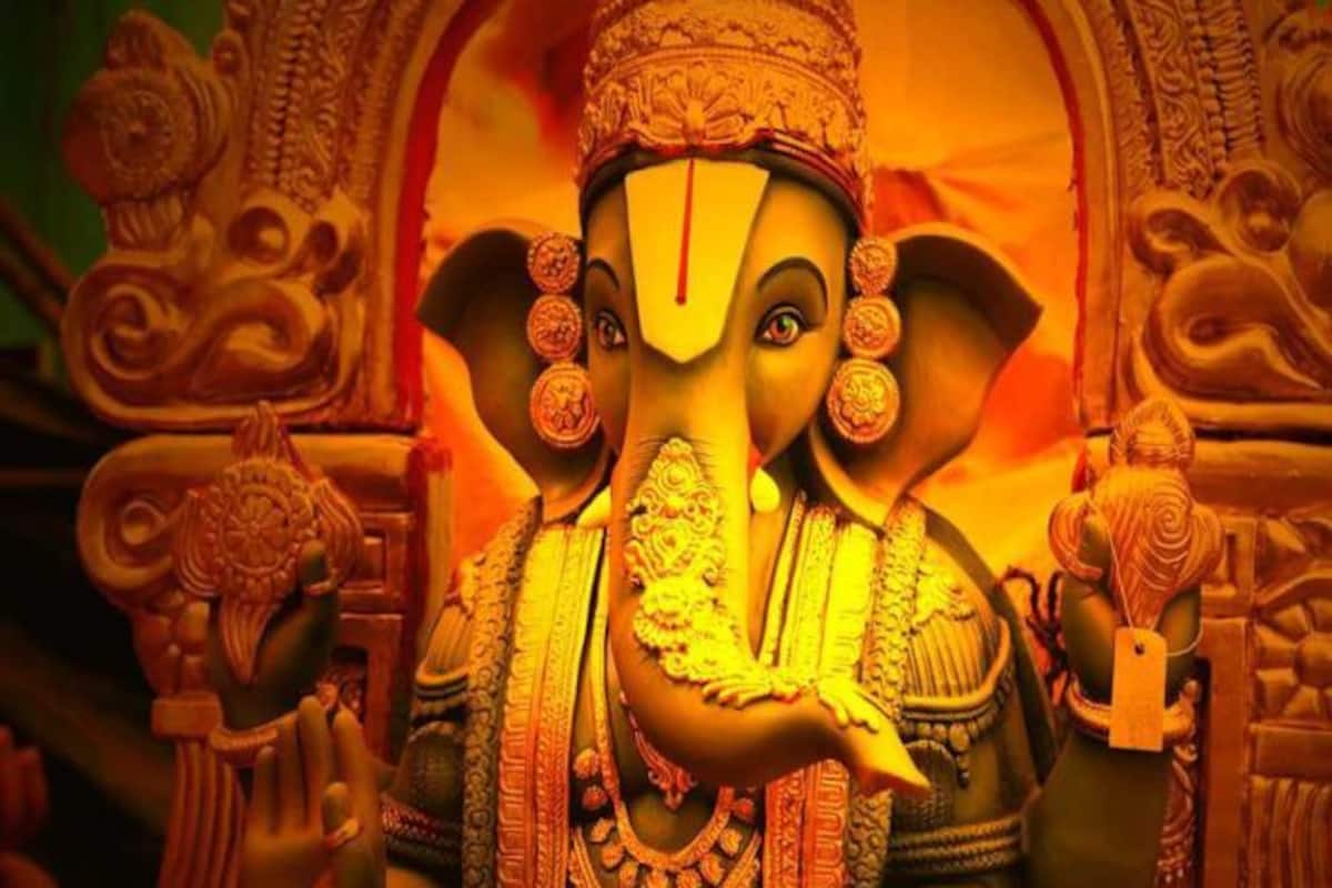 Do you know why some Ganpati idols have their trunk on the right, some left  and some straight? 