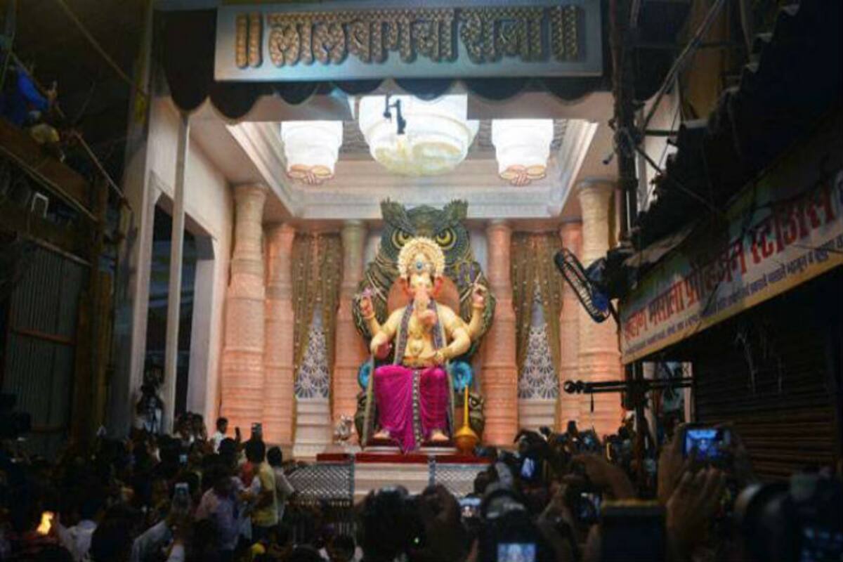 Lalbaugcha Raja Live Darshan 2016 Watch Lalbaugcha Raja Live Aarti Mukh Darshan Online Streaming India Com Siddhivinayak krupa karamusic by : india com