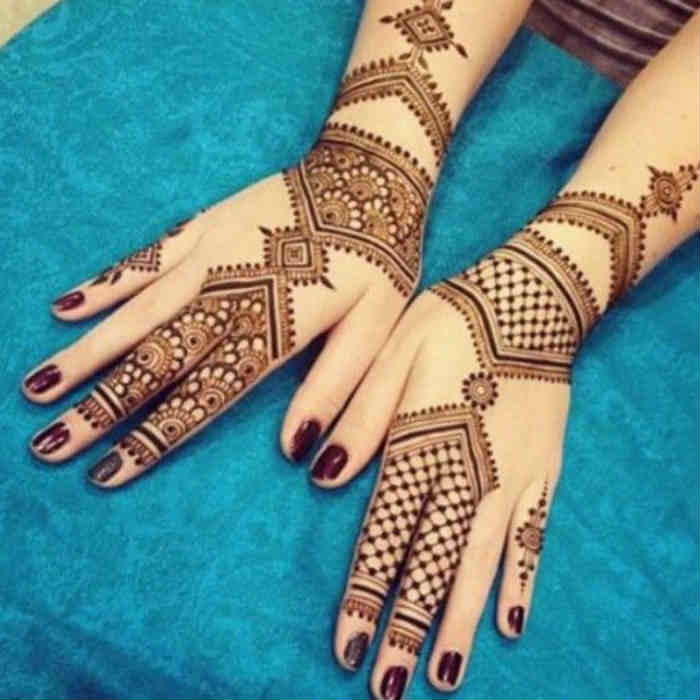 Karwa Chauth 2023: 10 Unique Mehndi Designs to Hide Your Partner's Name  This Karva Chauth - News18