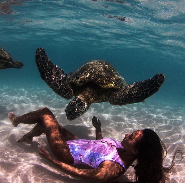 Ray Rava Model Tahitian model Rava Ray dives underwater to get magical ‘naked’ images ...