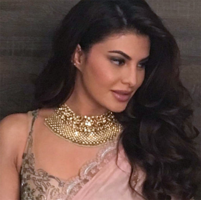 Jacqueline Fernandez just turned up the heat with these kinky boots ...