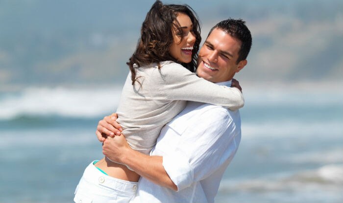 Love-Couple-Happiness-Hug-Smile (1)