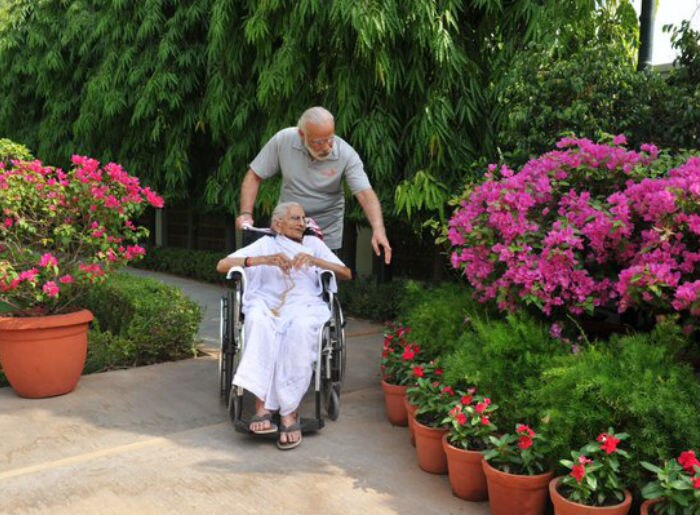 Narendra Modi and Heeraben Modi123456