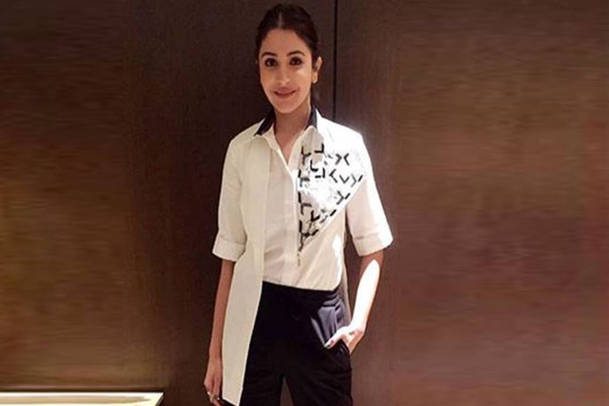 Anushka Sharma wore the perfect travel uniform for a walk around London,  and here is how you can recreate it