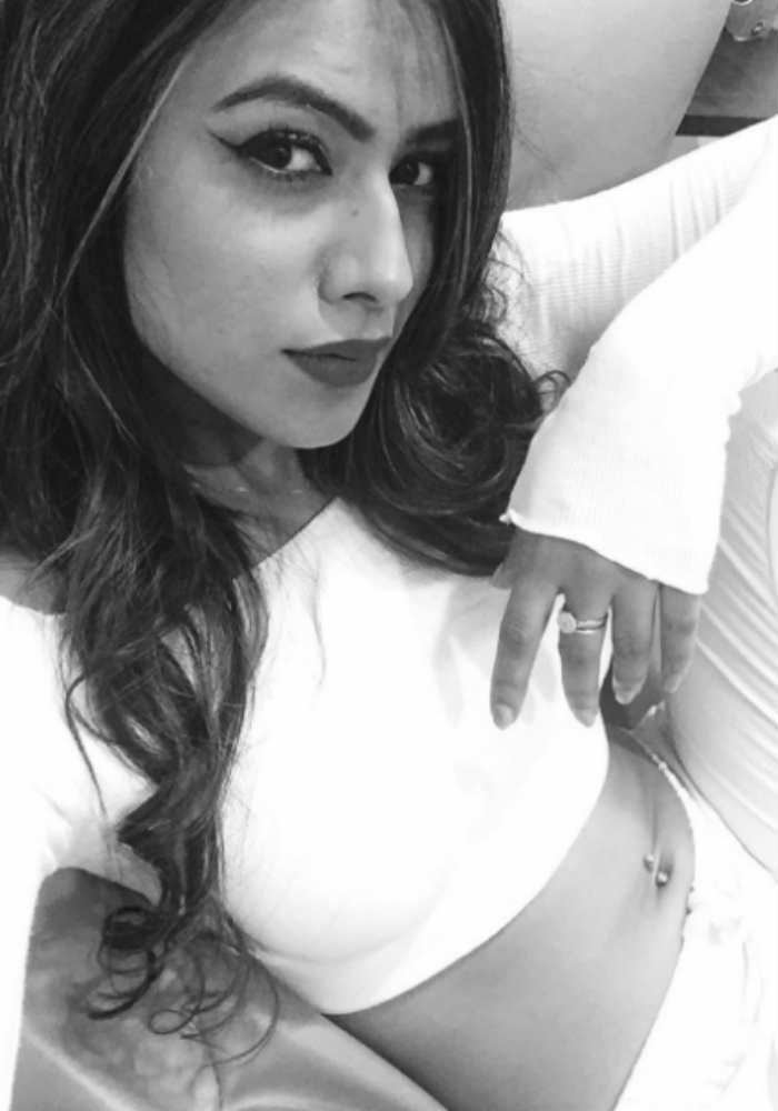 Nia Sharma's makeup