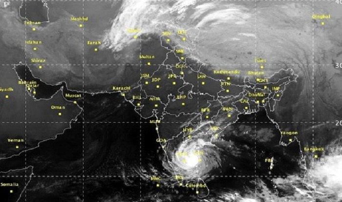 Cyclone Vardah Updates: Tamil Nadu CM O Panneerselvam Seeks Rs 1000 ...