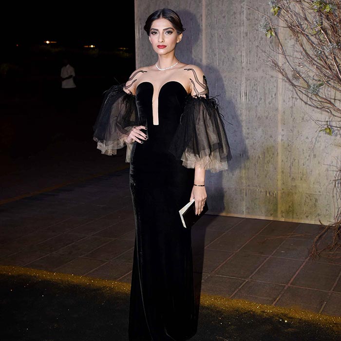 700px x 700px - Manish Malhotra's 50th birthday bash photos: Bollywood stars up the style  quotient at this gold and velvet affair! | India.com