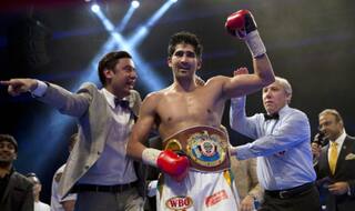 Vijender Singh Fight Highlights: Vijender Beats Ernest Amuzu to Register 10th Consecutive Win