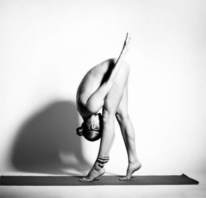 Nude Yoga Girl's aesthetically shot photos of erotic yoga poses will give  you major fitness goals