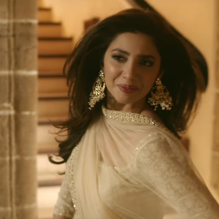 Mahira Khan Porn Movies - Mahira Khan in Raees Song Zaalima looks ethereal: Top 4 looks of Pakistani  actress giving us the contemporary traditional goals for 2017 | India.com