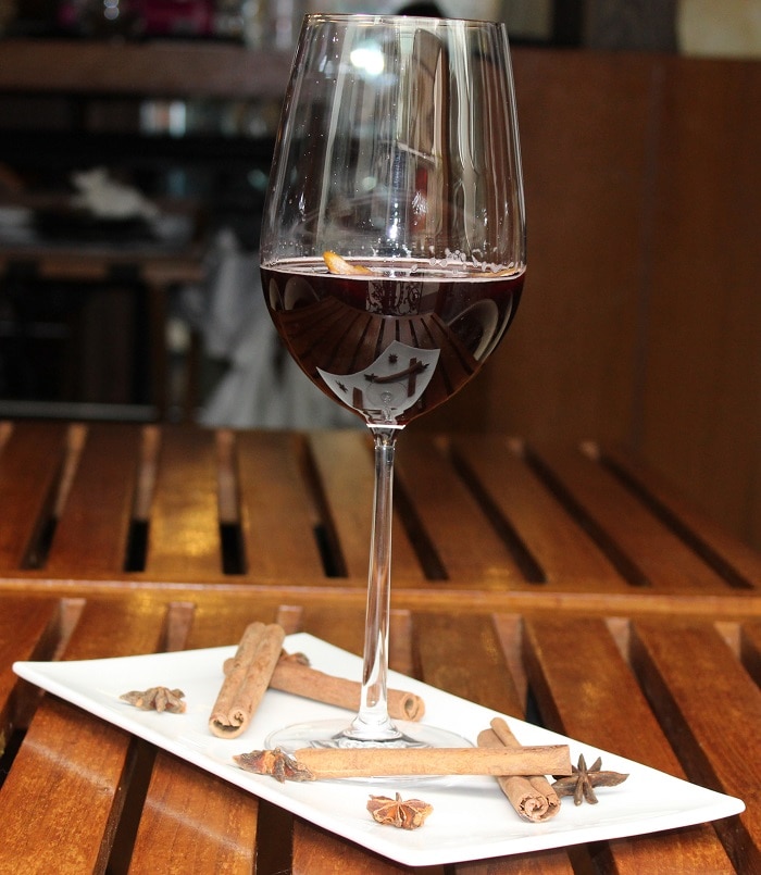 Easy DIY Winter Cocktail Recipes How to make mulled wine, spiked monk