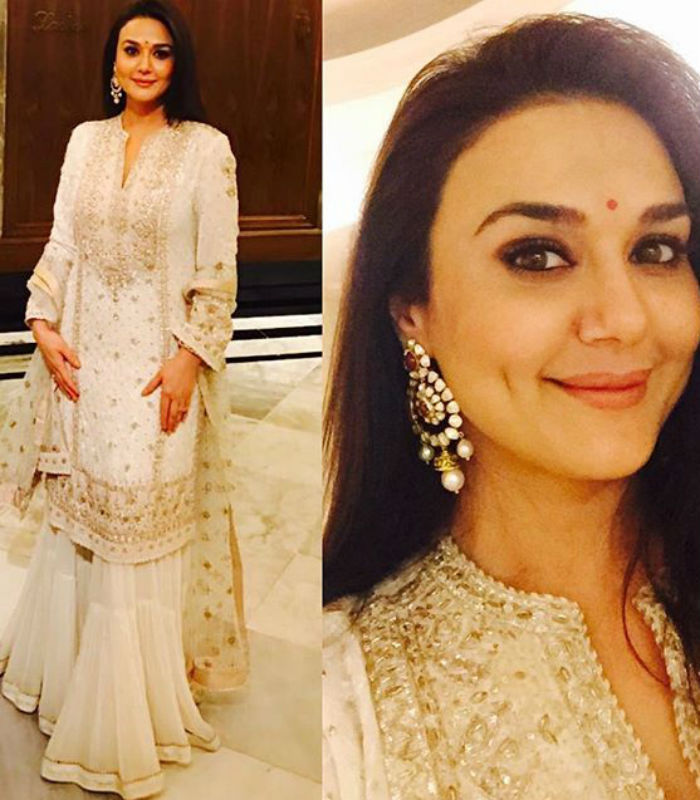 Preity Zinta Bf Xxxx - Preity Zinta birthday special: Top 9 times the bubbly Bollywood beauty made  us go wow with her style! | India.com