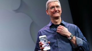 CEO Tim Cook Claims Apple Escapes Fallout of US-China Trade War CEO Tim Cook Claims Apple Escapes Fallout of US-China Trade War