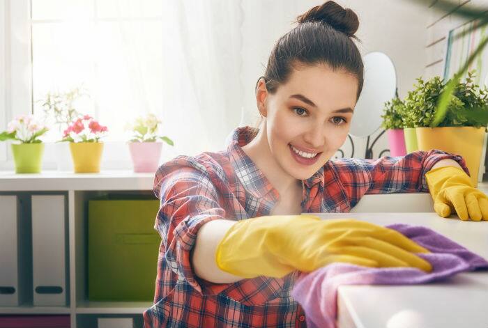 घर की साफ-सफाई करते-करते इस गंभीर बीमारी की शिकार हो जाती हैं महिलाएं!