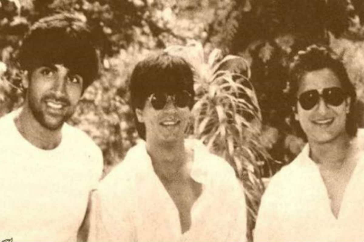 Shah Rukh Khan, Akshay Kumar & Saif Ali Khan photographed together in rare  old picture are breaking the internet! 