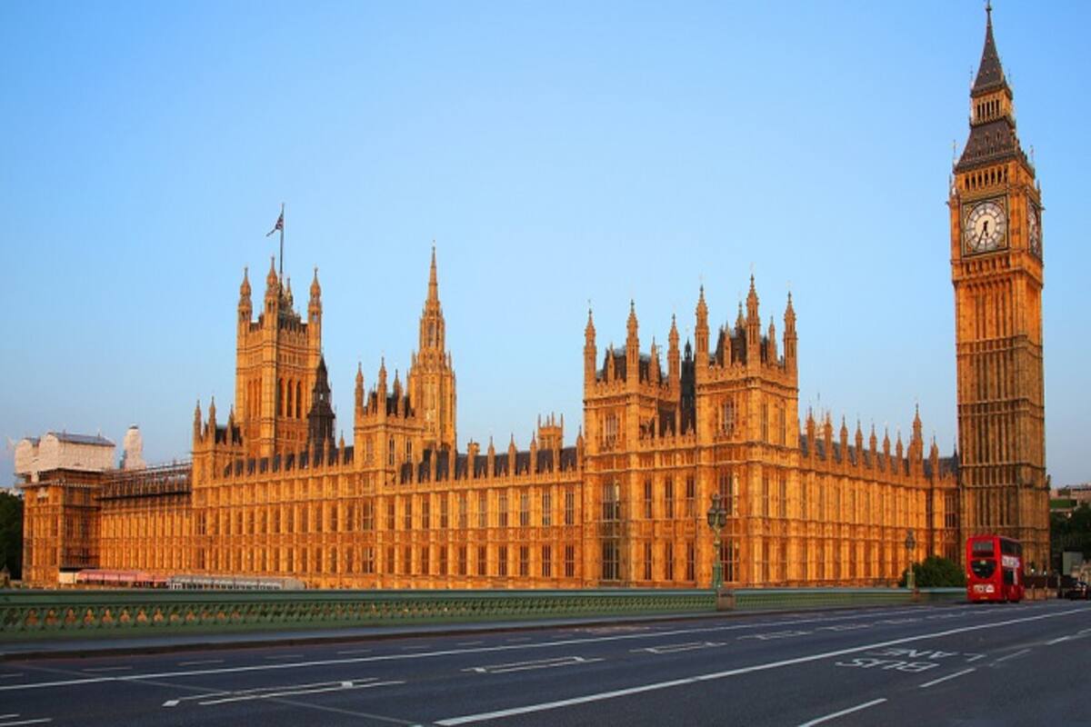 Best Things to do in London in Free Time-Snap an image of Houses of Parliament