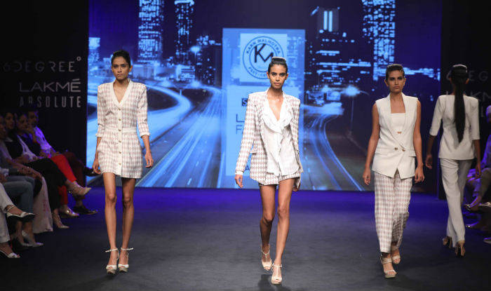 KARN MALHOTRA at LFW SR 17 (1)