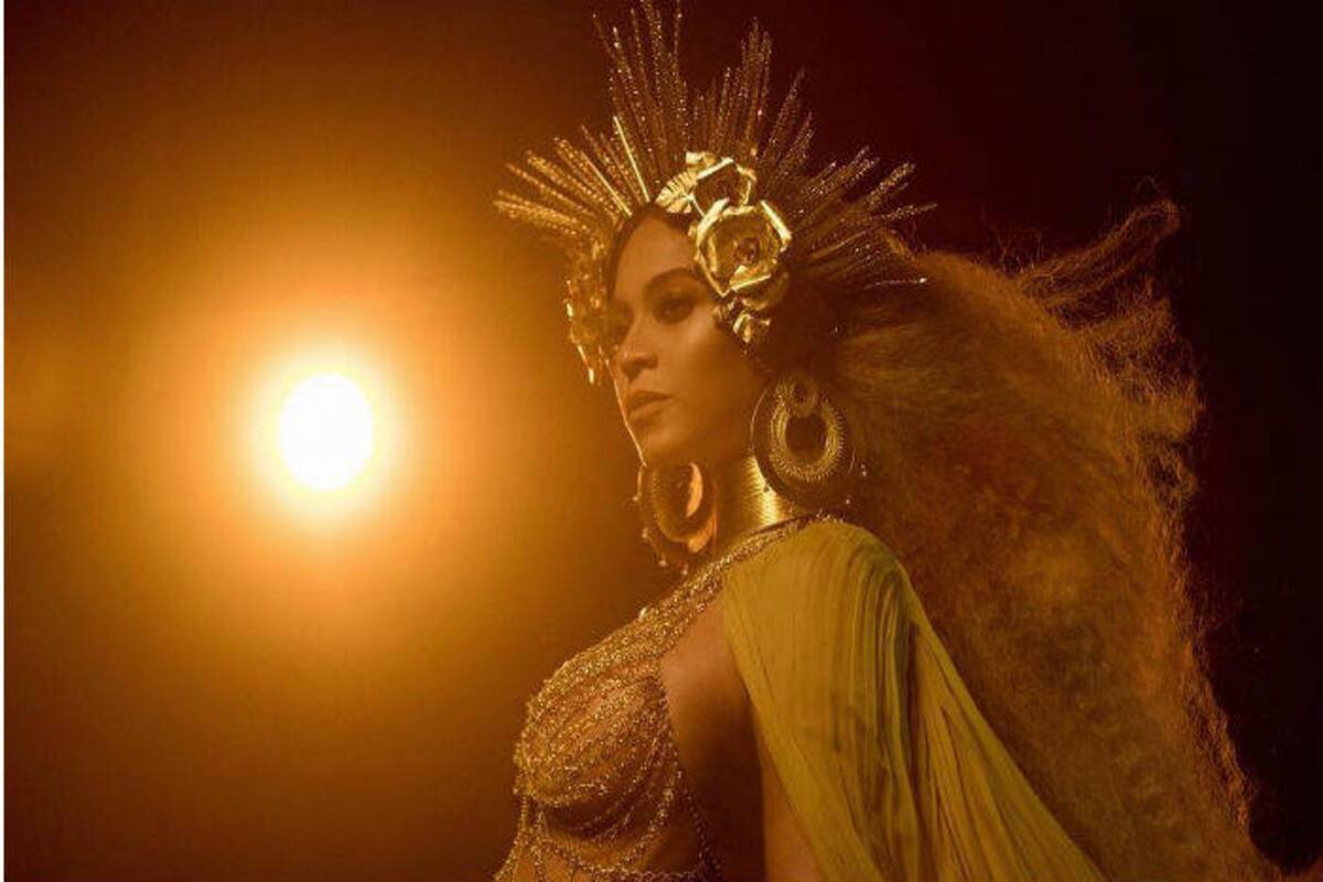 Grammy Awards 2017: Beyonce stuns with her Golden Goddess look! View Pics!  | India.com