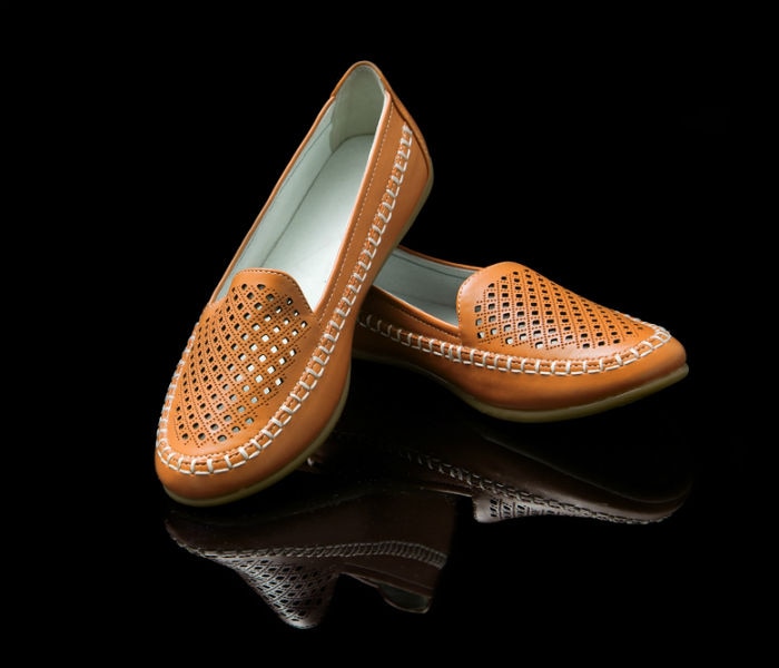 Every woman must have these classy pairs of shoes in her closet!