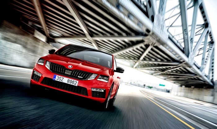 Skoda Octavia RS 245 in action.