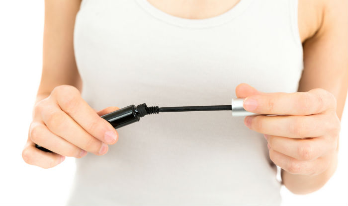 How to fix dry mascara