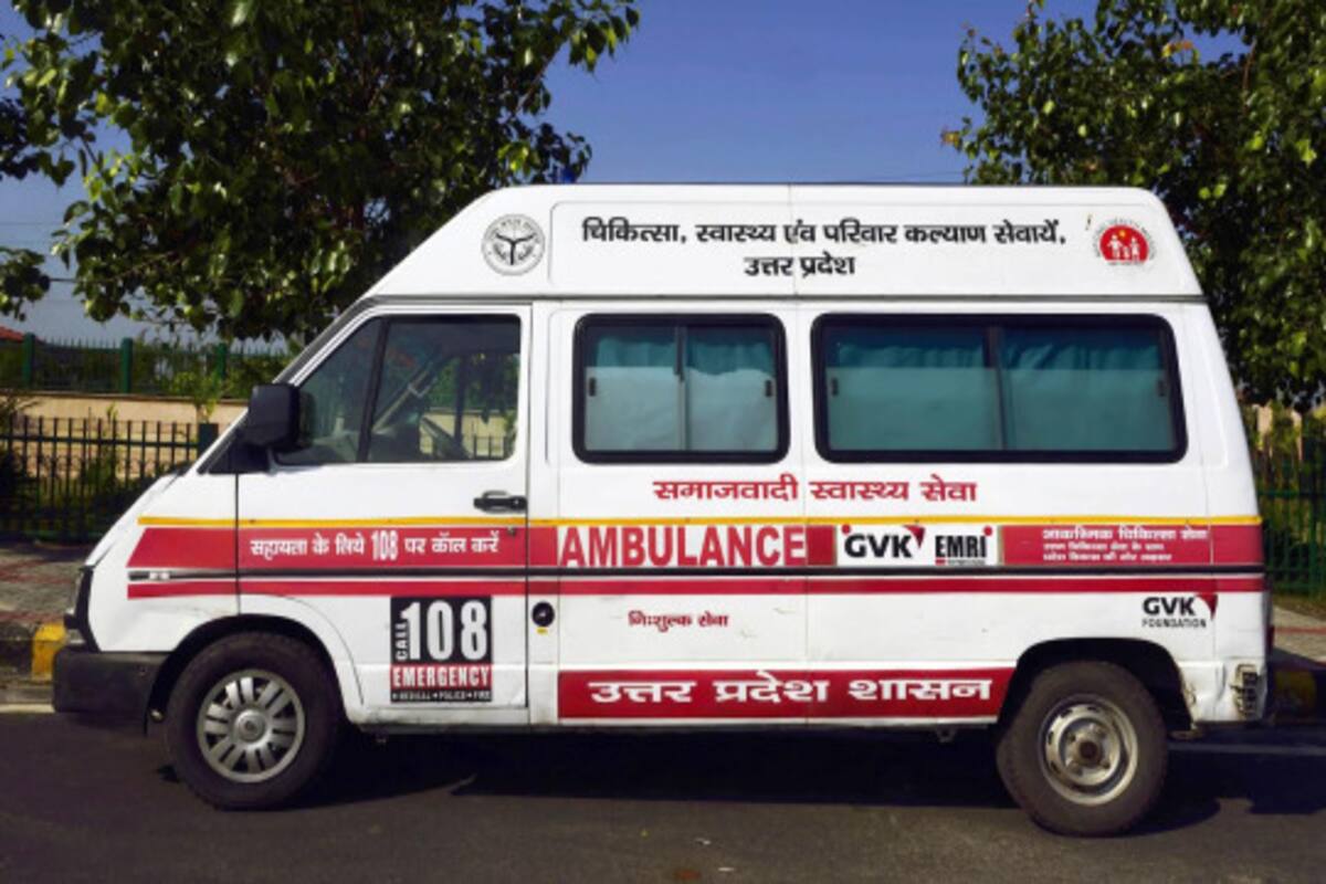 Boy enroute AIIMS dies in ambulance as agitated flat buyers protest against  builders in Noida 