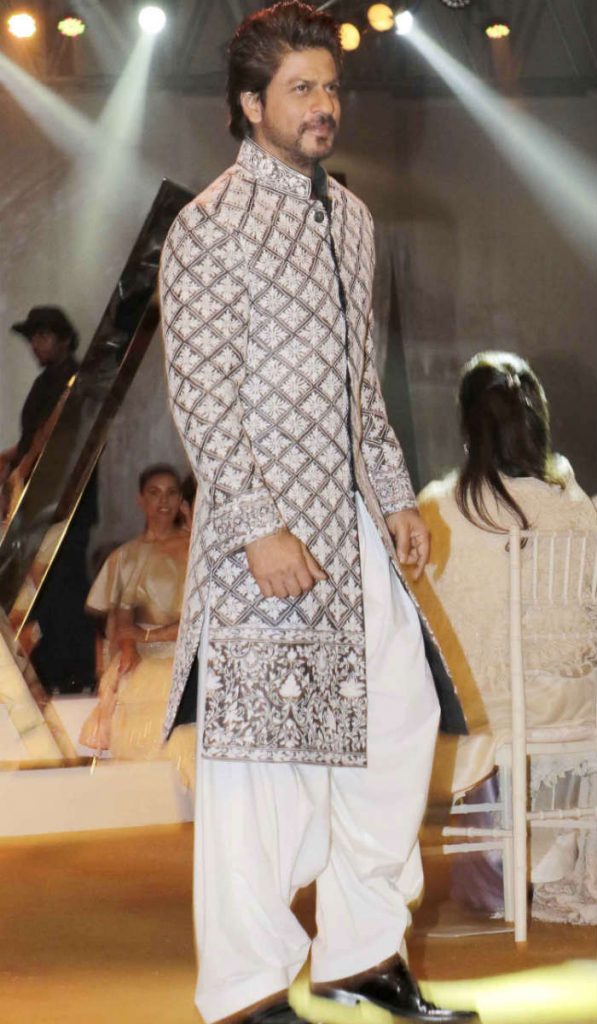 Shah Rukh Khan and Anushka Sharma grace the ramp at Mijwan Fashion Show 2017