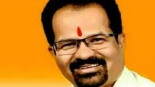 Mumbai Mayor Vishwanath Mahadesh Fined for Parking Under BMC’s No-parking Signboard Mumbai Mayor Vishwanath Mahadesh Fined for Parking Under BMC’s No-parking Signboard