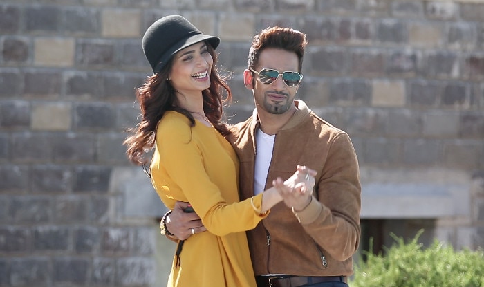 Spotted Are Upen Patel Karishma Tanna Back Together See Pictures