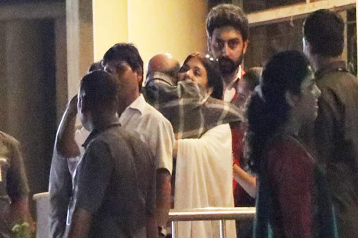 1200px x 800px - Pics: Aishwarya Rai Bachchan is INCONSOLABLE as her father's condition  worsens, Abhishek-Amitabh Bachchan support her | India.com