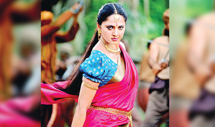 Actress Anushka Shetty Hot Saree Pic | Indian beauty saree, Indian beauty,  Saree designs