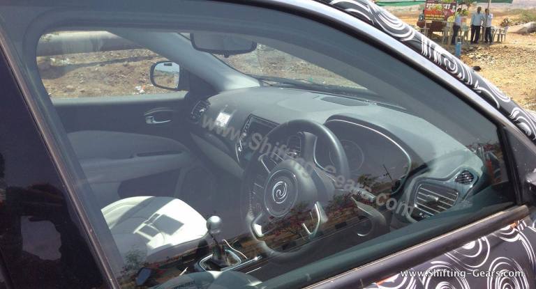 Jeep-compass-interior-spied