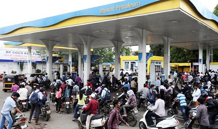 Long Queues Seen At Petrol Pumps Amid Fuel Shortage Fear