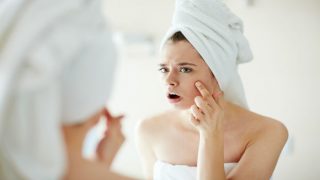 5 Mistakes That Are Giving You Acne 5 Mistakes That Are Giving You Acne