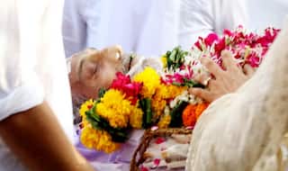 Vinod Khanna funeral pictures: Amitabh Bachchan, Rishi Kapoor, Subhash Ghai, Ramesh Sippy at the funeral of veteran actor