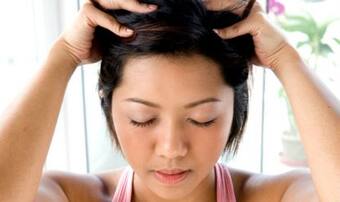 How to give yourself a scalp massage? Step-by-step guide to give yourself a  relaxing head massage 