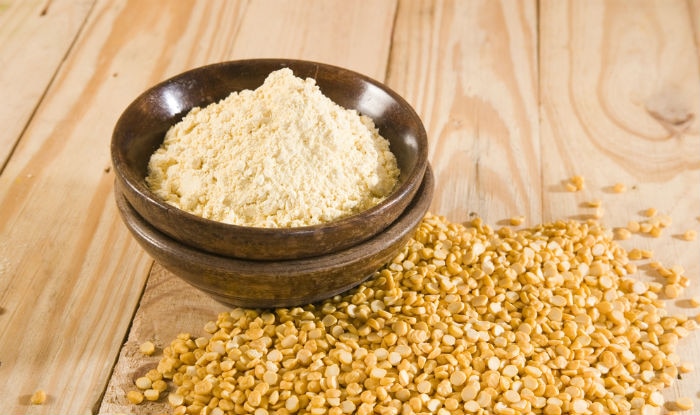 Gram flour mask removes tanning